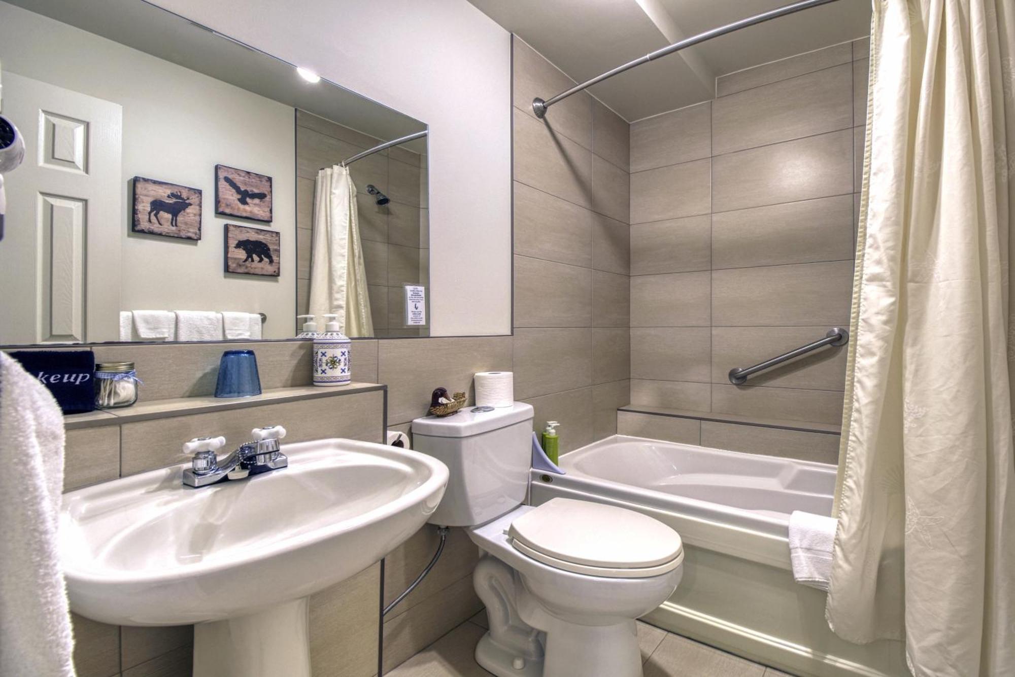 Auberge Le Lupin-Self Check-In Mont-Tremblant Bagian luar foto