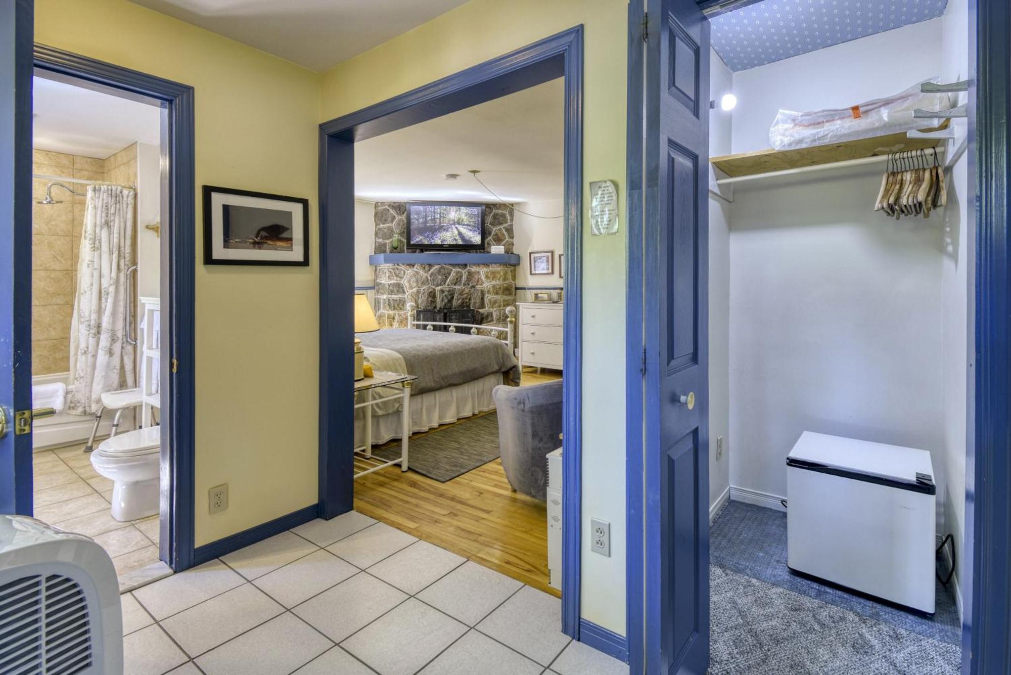 Auberge Le Lupin-Self Check-In Mont-Tremblant Bagian luar foto