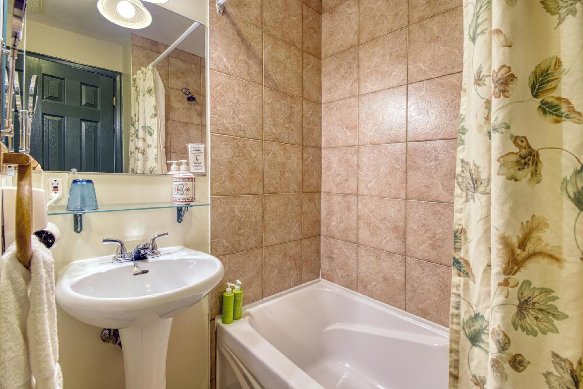 Auberge Le Lupin-Self Check-In Mont-Tremblant Bagian luar foto
